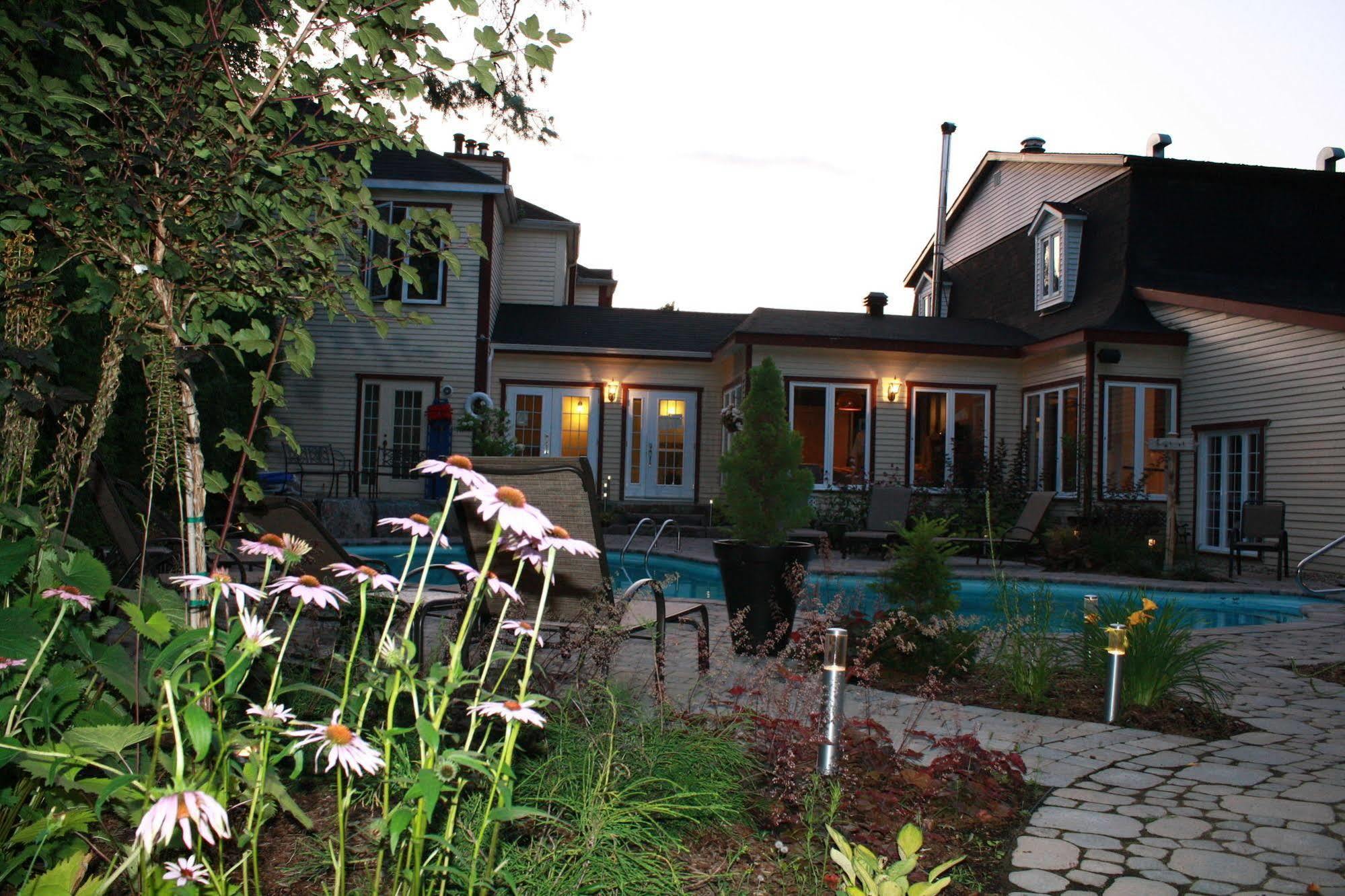 מלון Saint-Sauveur-des-Monts Relais St-Denis מראה חיצוני תמונה